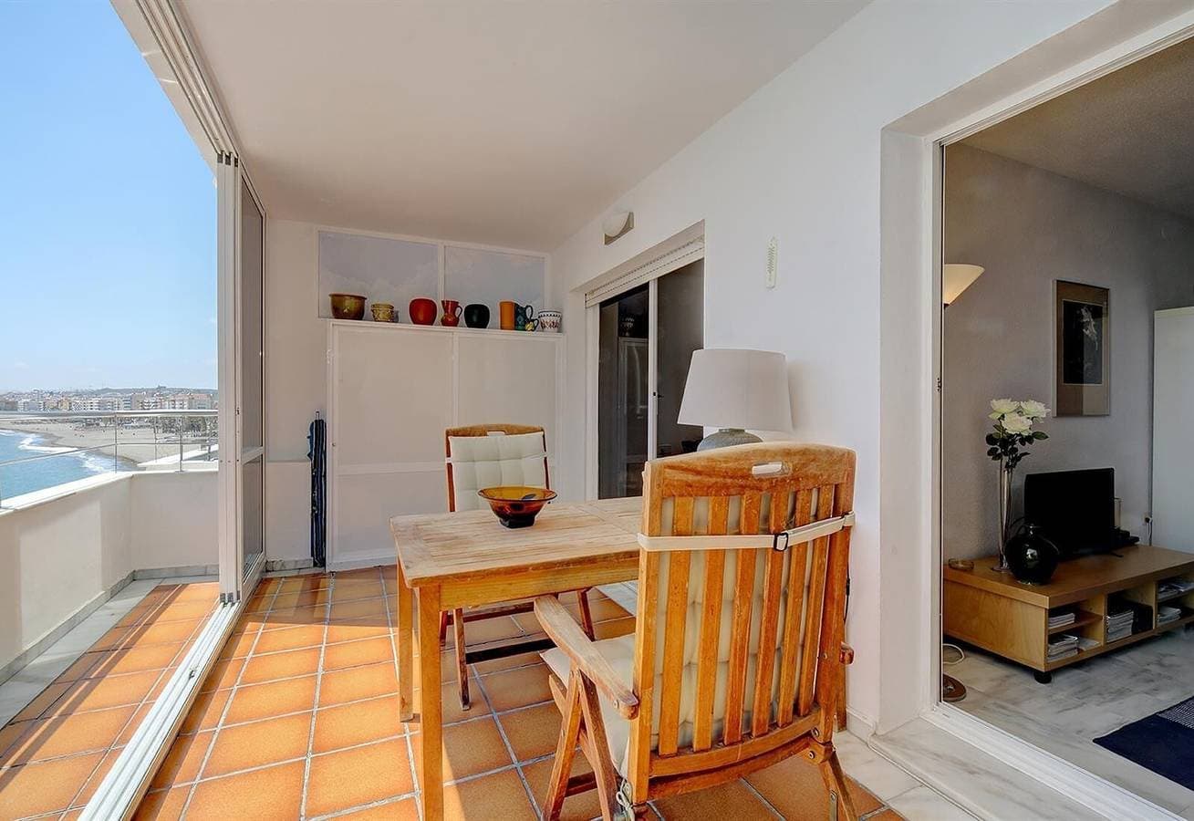 Foto 10 von 13: Ferienwohnung "Boulevard 105" mit Meerblick, Pool, WLAN, A/C, Balkon & Garten