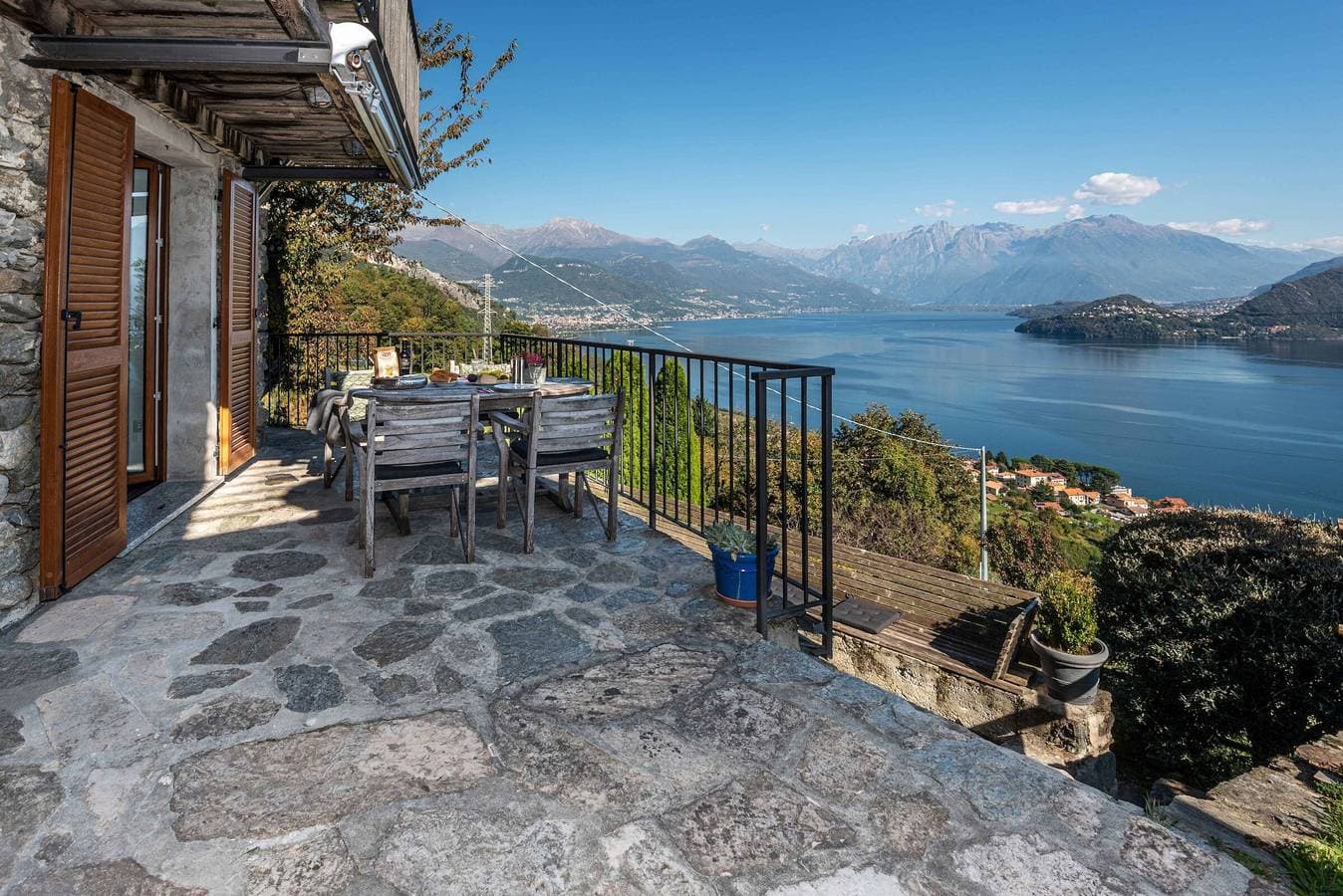 Foto 9 von 37: Ferienhaus 'Casa Bianca' mit Seeblick, privater Terrasse und WLAN