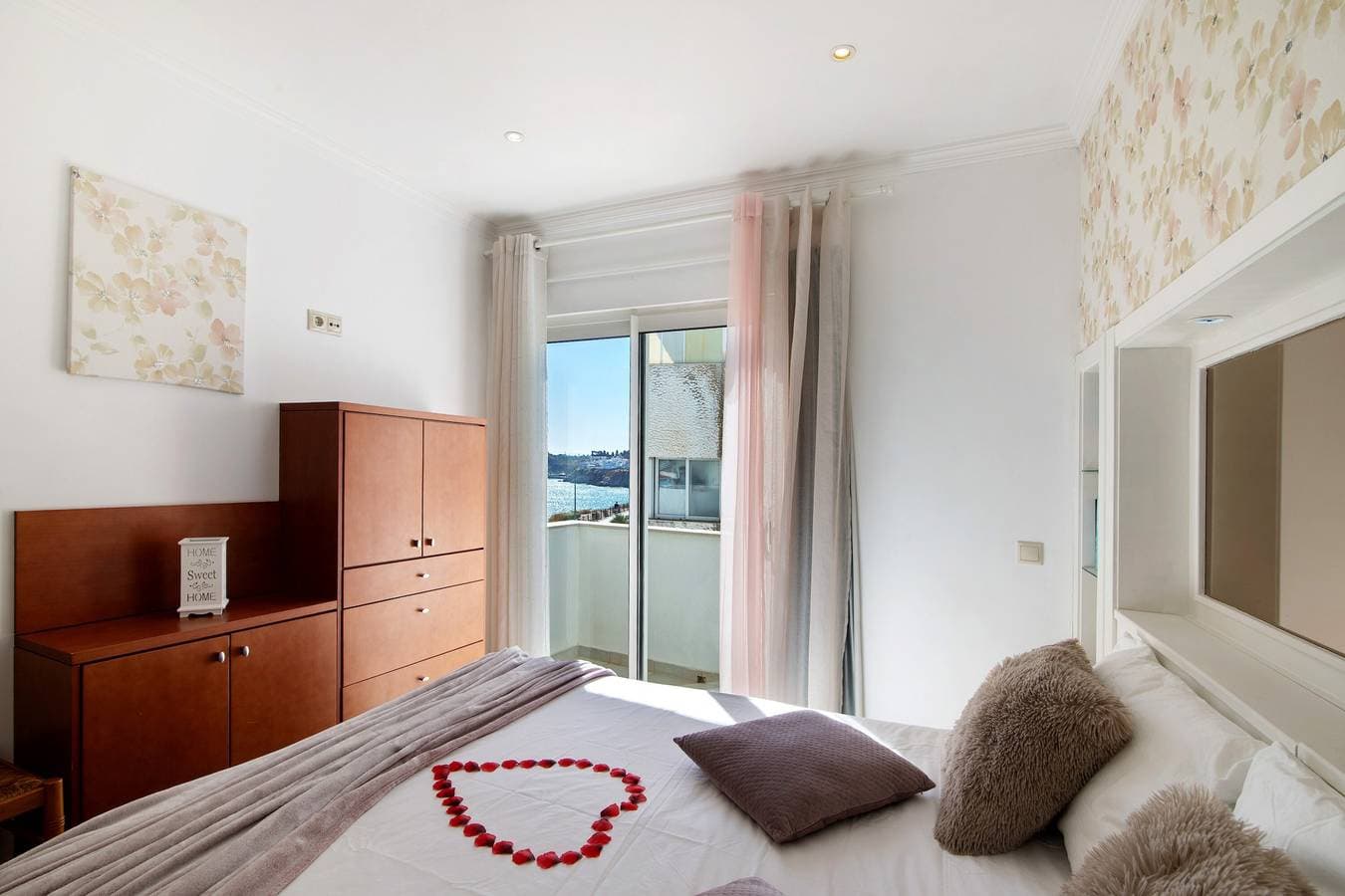 Foto 10 von 23: Apartment 'Vista Mar' mit Meerblick, WLAN und Klimaanlage