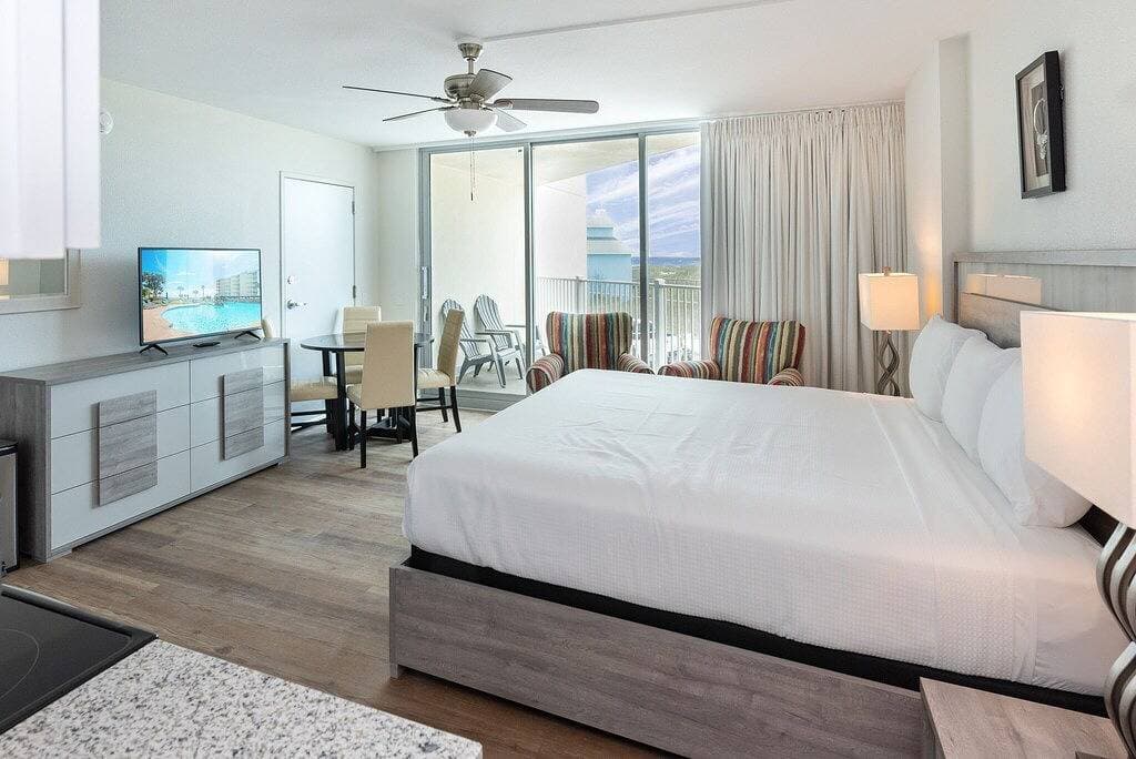 Foto 4 von 16: Sandcastle Condominium Unit 132