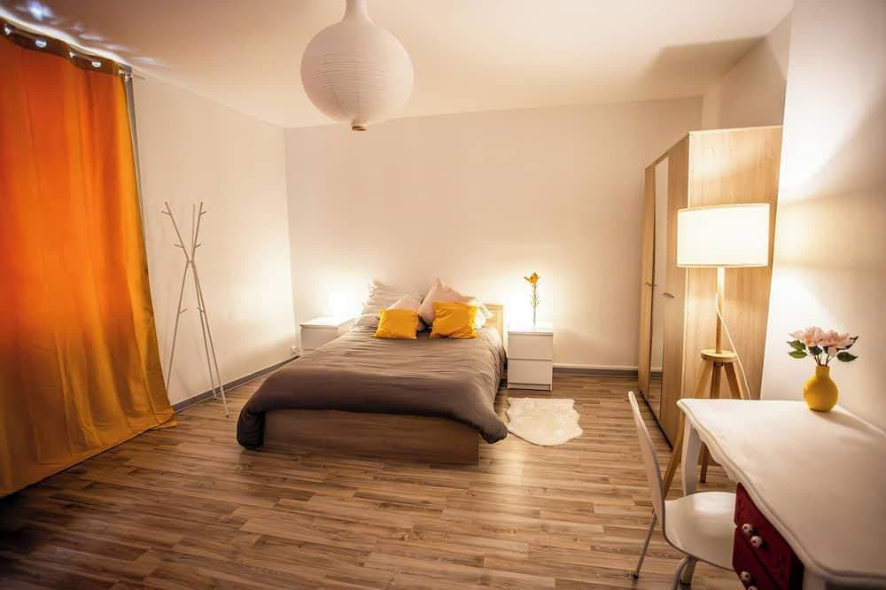 Foto 3 von 10: Beautiful 52 M2 City Center Apartment