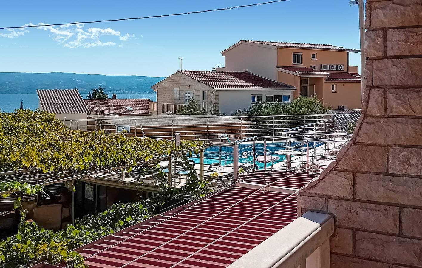 Foto 12 von 30: Apartment mit Meerblick, Pool und Terrasse, 1,5 km vom Strand entfernt