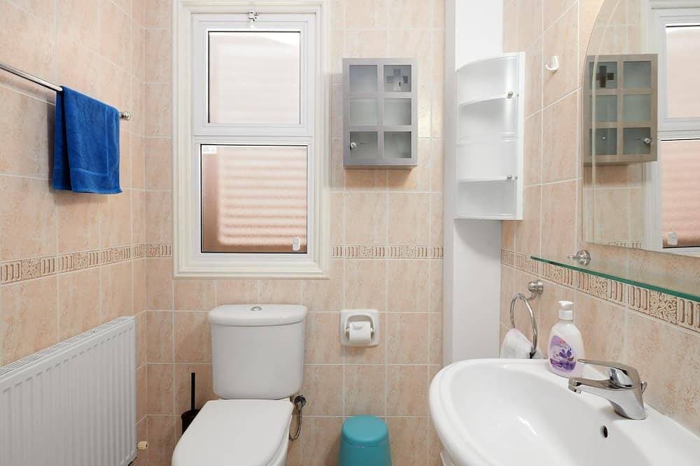 Foto 11 von 30: Beach Front Villa Azura Sunrise by Ezoria Villas