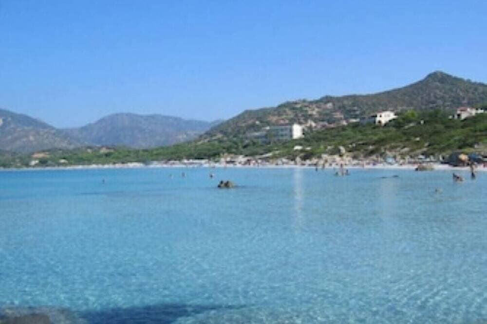 Foto 8 von 11: Unmissable apartment with garden 100mt from the sea, Campulongu - second floor