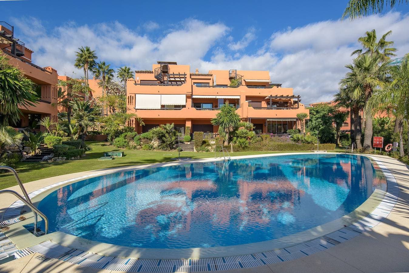 Foto 2 von 28: Penthouse in Estepona mit Terrasse und Meerblick
