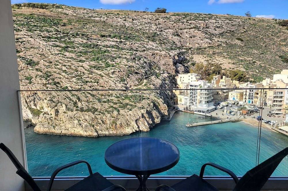 Xlendi Gozo-Coastal Apartment with Spectacular Views. Free Parking AC and WiFi 1