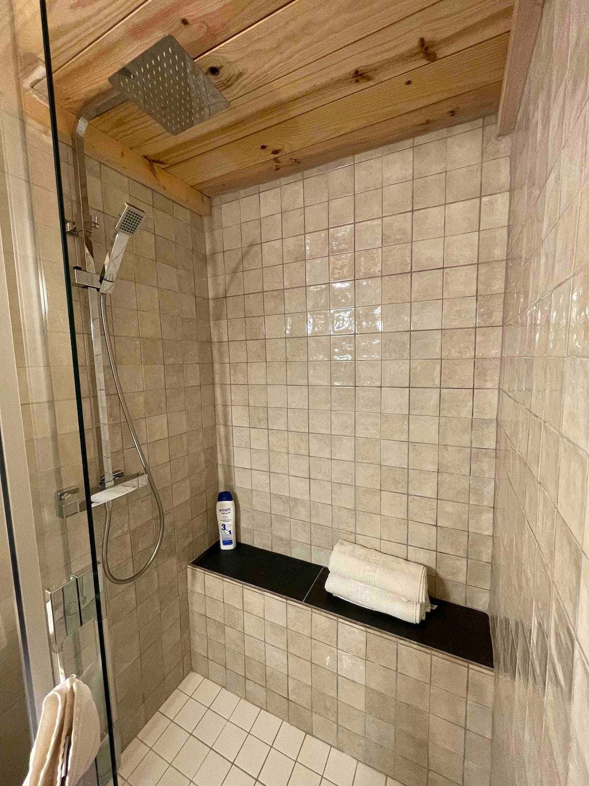 Foto 13 von 32: Apartment „Can Padrosa Mini Loft 1“ mit Gemeinschaftspool, WLAN und Klimaanlage