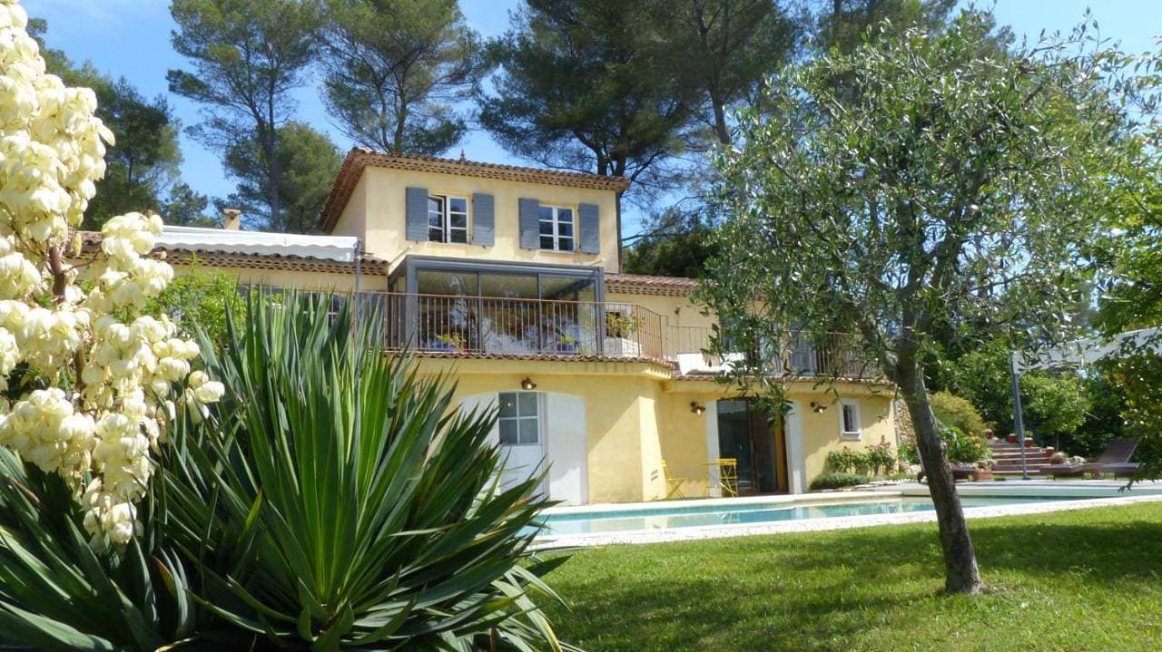 Foto 4 von 44: Suite with Pool View