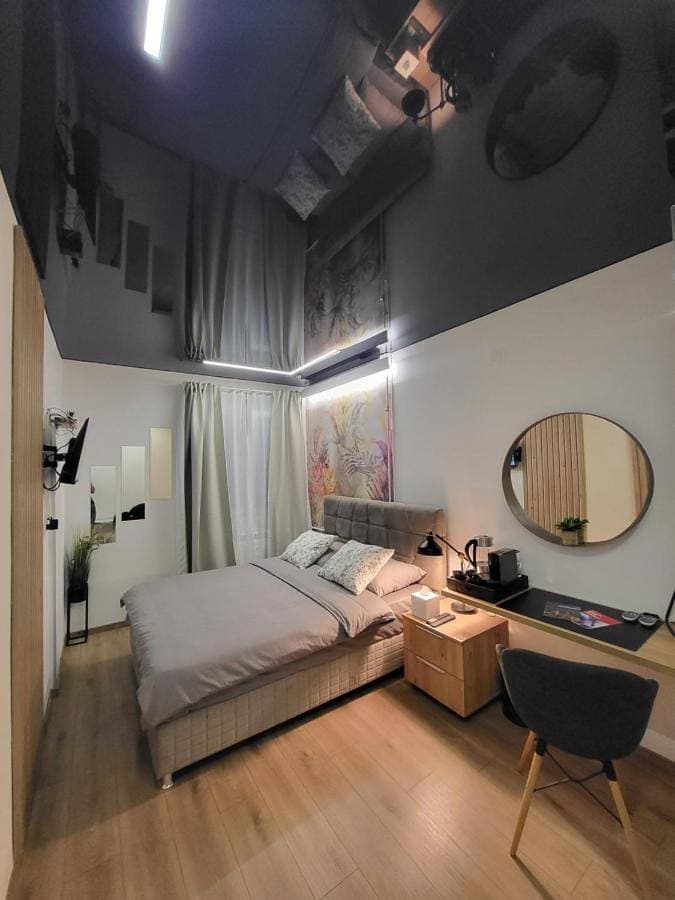 Luxury Central Square Apartment 2214 1