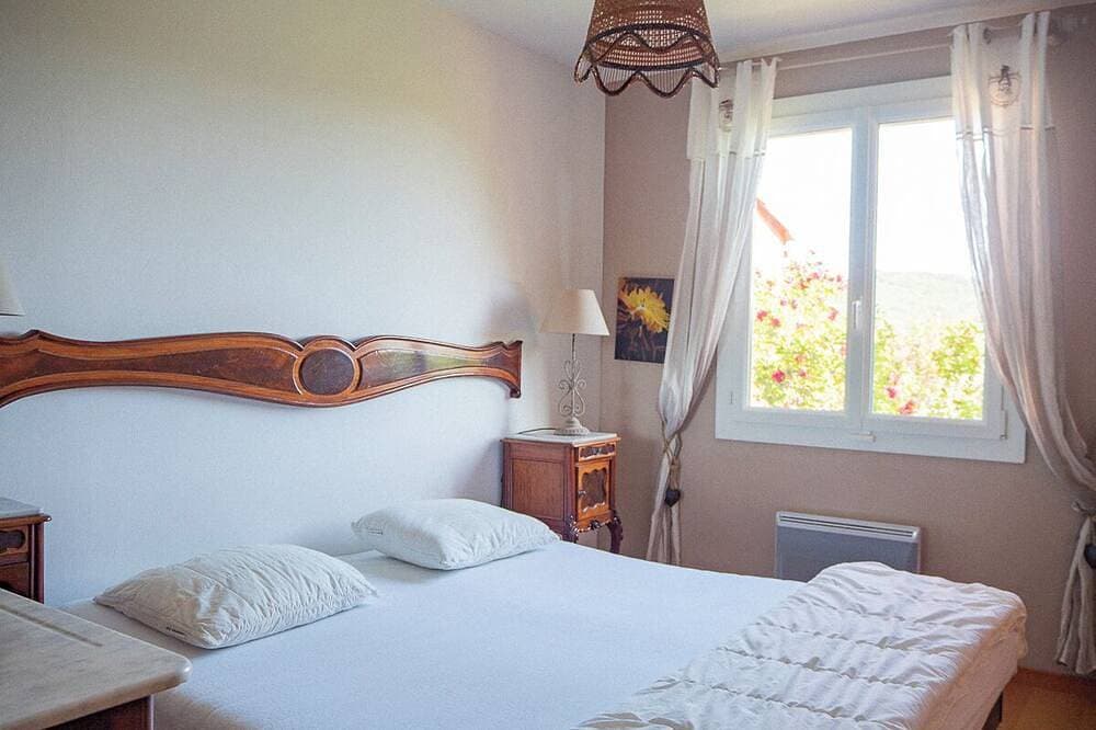 Foto 2 von 30: Pleasant single-storey house, sleeps 7, unobstructed view, private pool.