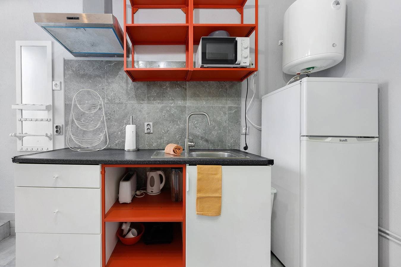 Foto 5 von 16: Studio-Apartment 'Economy für Zwei in Lagos' mit Gemeinschaftspool, WLAN und Klimaanlage