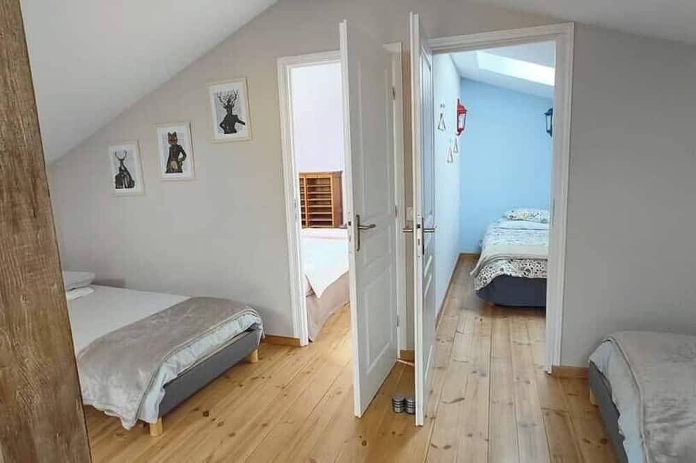 Foto 5 von 25: Large, friendly and bright villa with pool