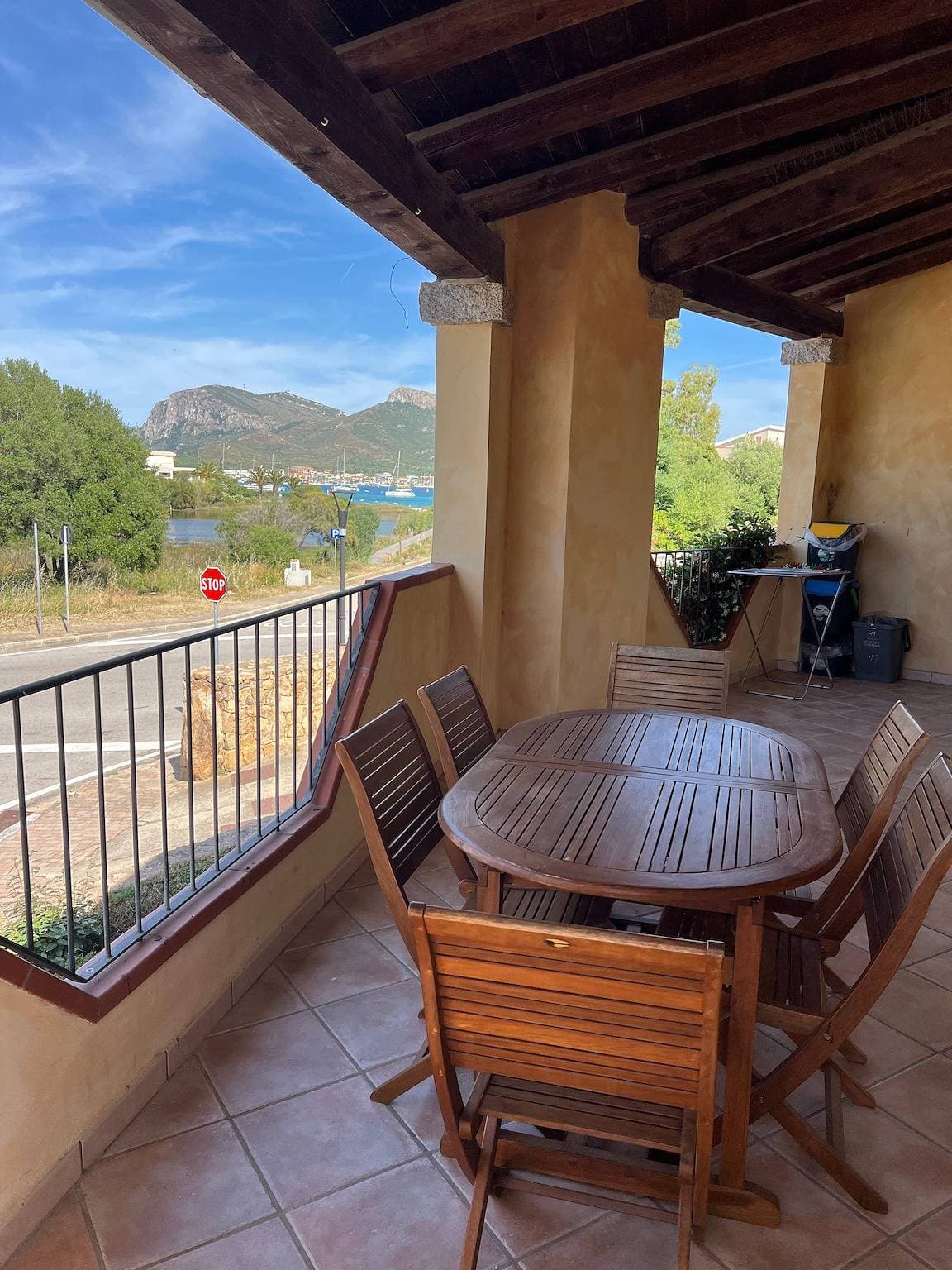 Foto 12 von 31: Ferienwohnung 'Orizzonti 31' mit Meerblick, privater Terrasse und Klimaanlage