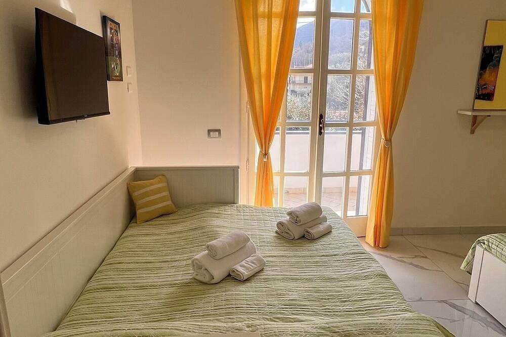 Foto 11 von 30: 3Zk2B Ferienwohnung  mit atemberaubendem Ausblick auf den \"Golfo di Napoli\"