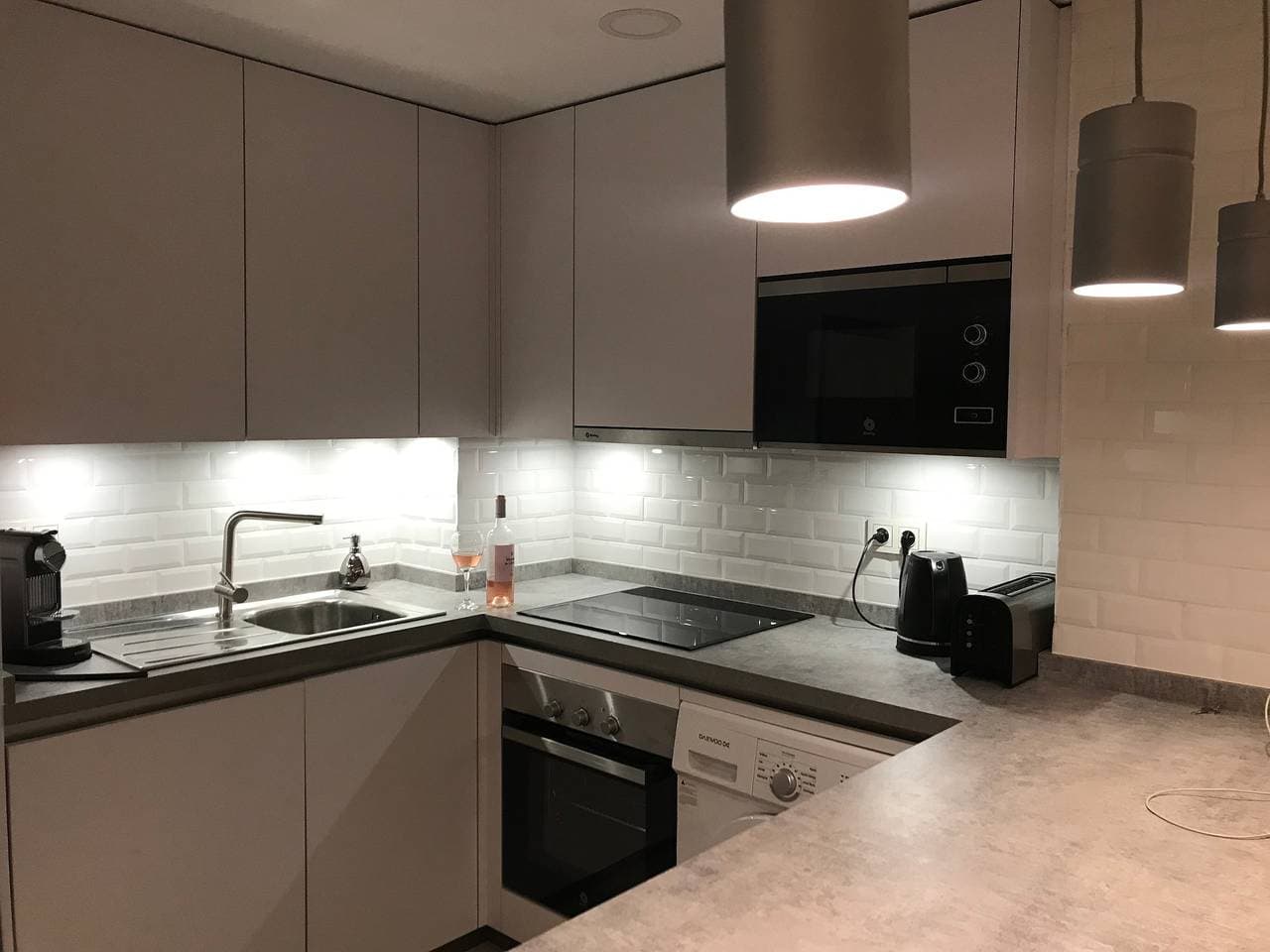 Foto 5 von 23: Apartment 'Modern Marina Apt Fantastic' mit Meerblick, WLAN und Klimaanlage