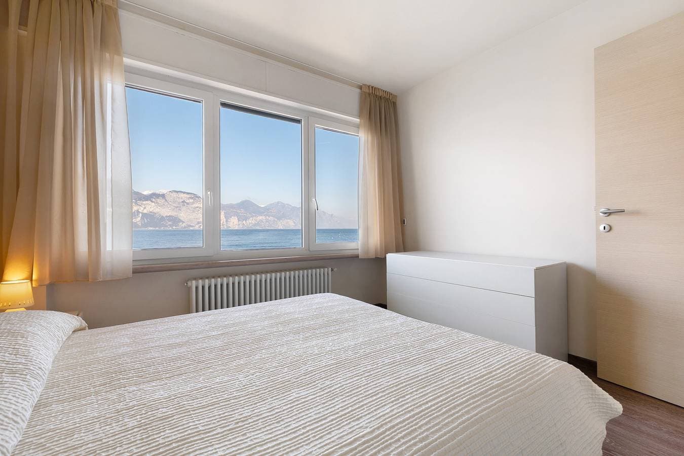 Foto 12 von 36: Ferienwohnung 'Bianca' mit Seeblick, Wi-Fi und Klimaanlage