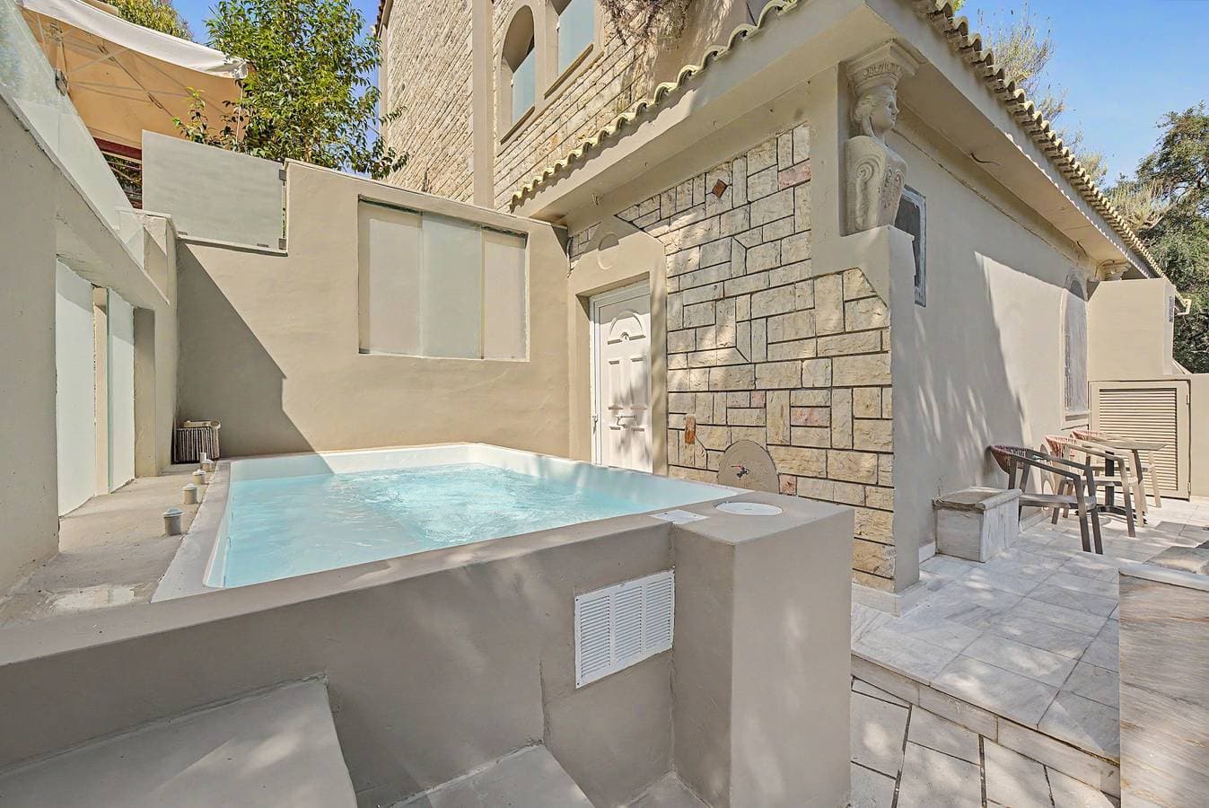 Foto 4 von 35: Doliva Studio 6 Apartment mit privatem Pool