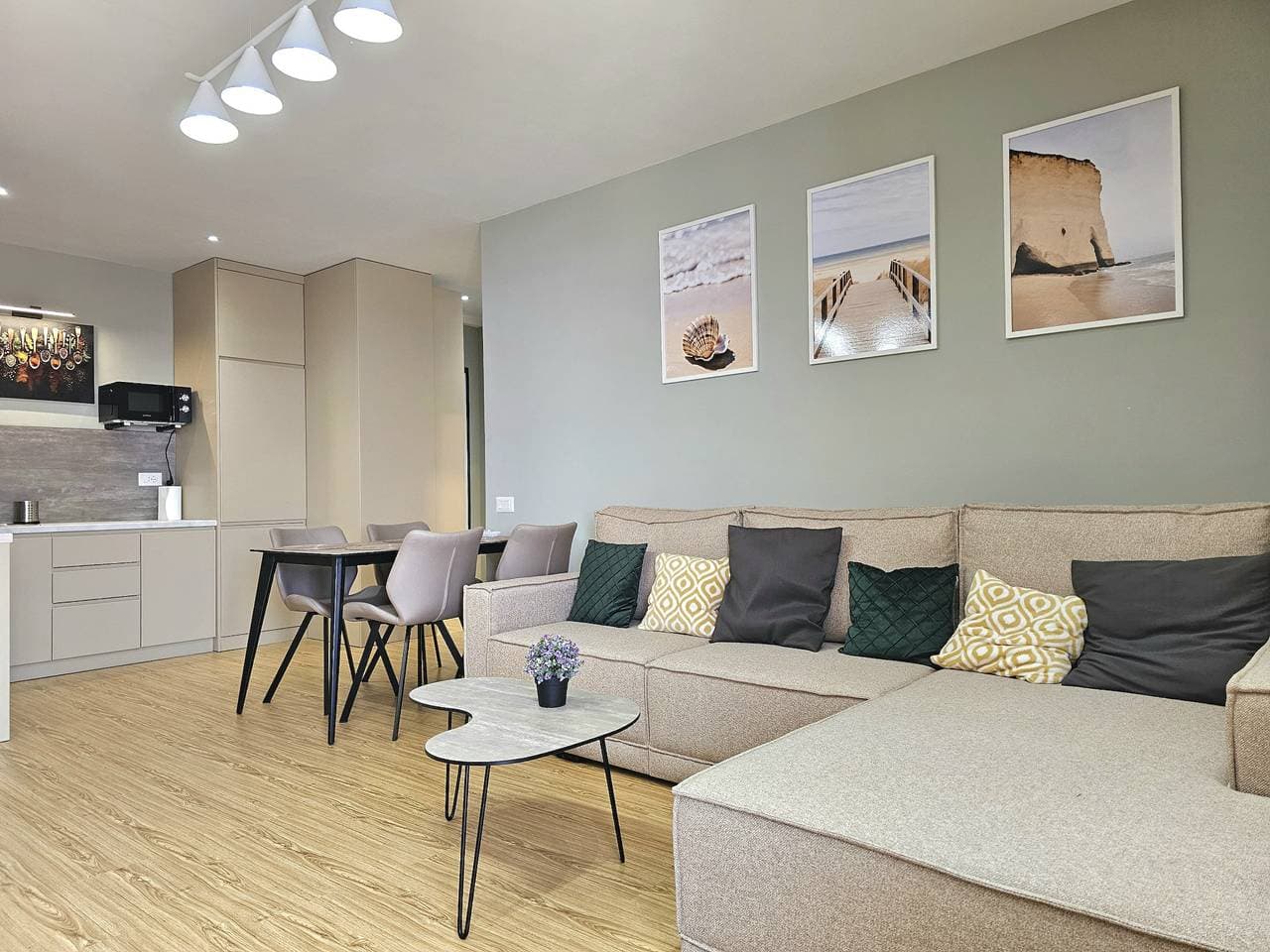 Foto 8 von 36: Ferienwohnung für 4 Personen mit Balkon