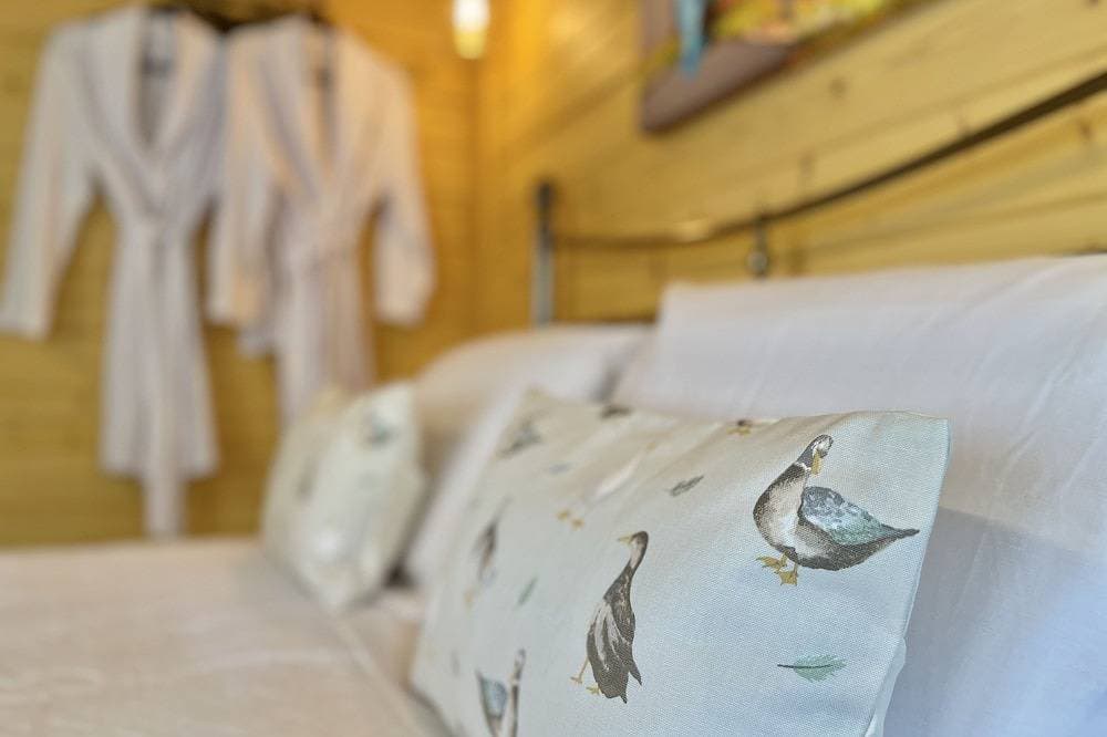 Foto 10 von 25: Beautiful studio style lodge, located in the Kent countryside