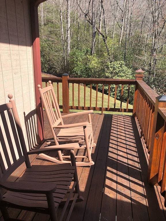 Foto 5 von 44: BearPaw Cabin - Charmante und gemütliche Hütte im Wald - WLAN - Haustierfreundlich - Abgelegen
