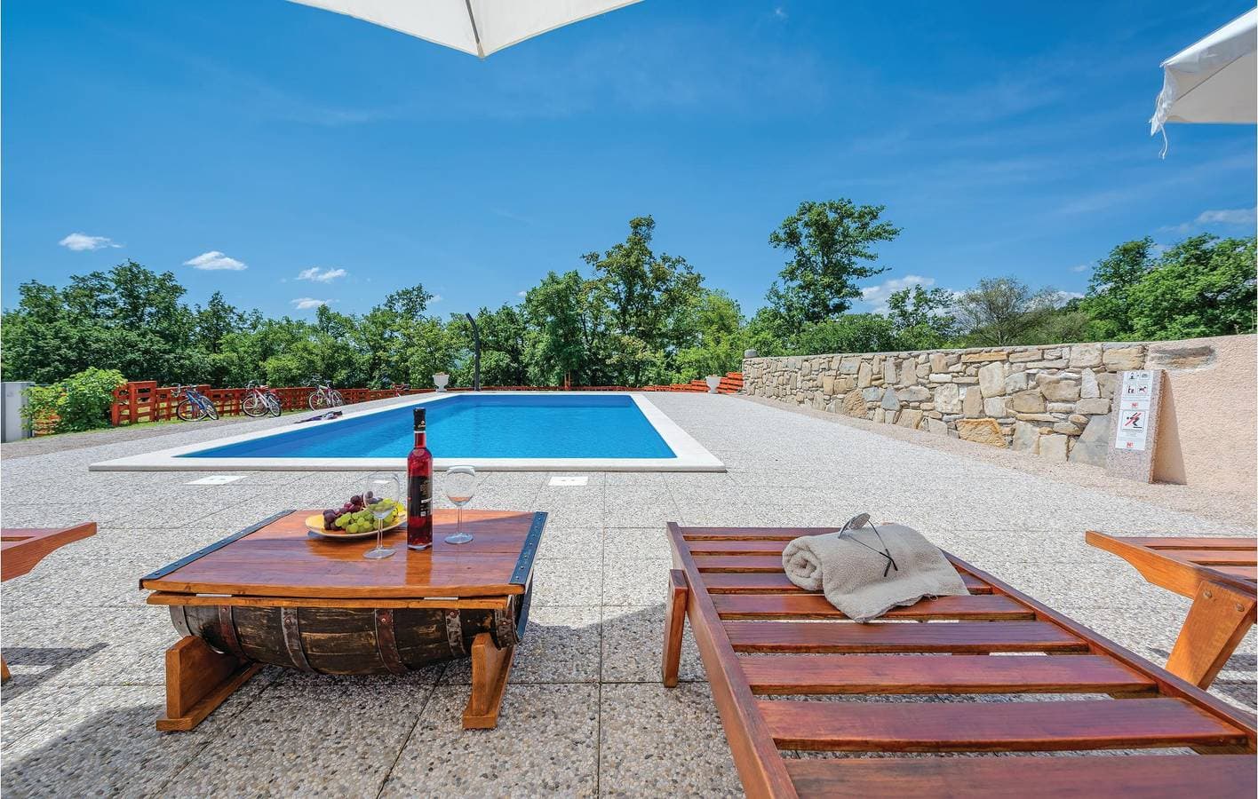 Foto 13 von 53: Sonnige 2-Zimmer-Wohnung mit Pool, WLAN und Terrasse