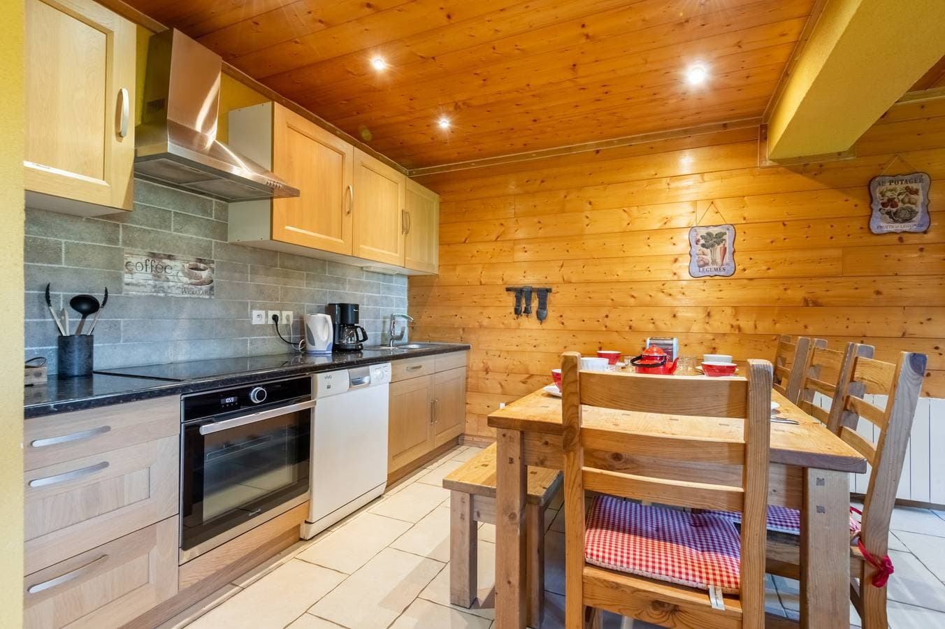 Foto 3 von 11: Ferienwohnung für 6 Personen mit Terrasse