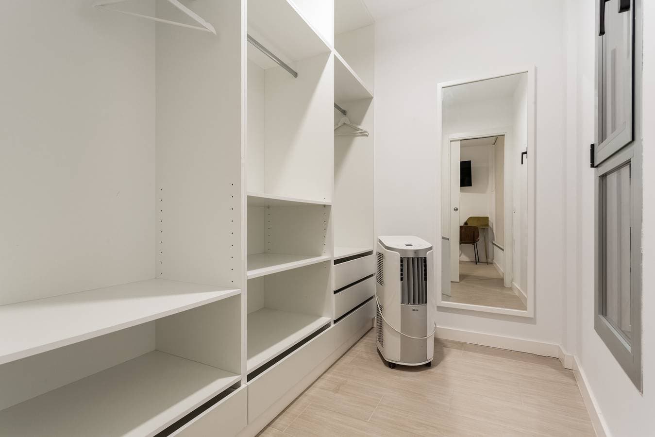 Foto 10 von 33: Ferienwohnung 'Apto Moderno Con Vistas Únicas' mit Meerblick, privater Terrasse und WLAN