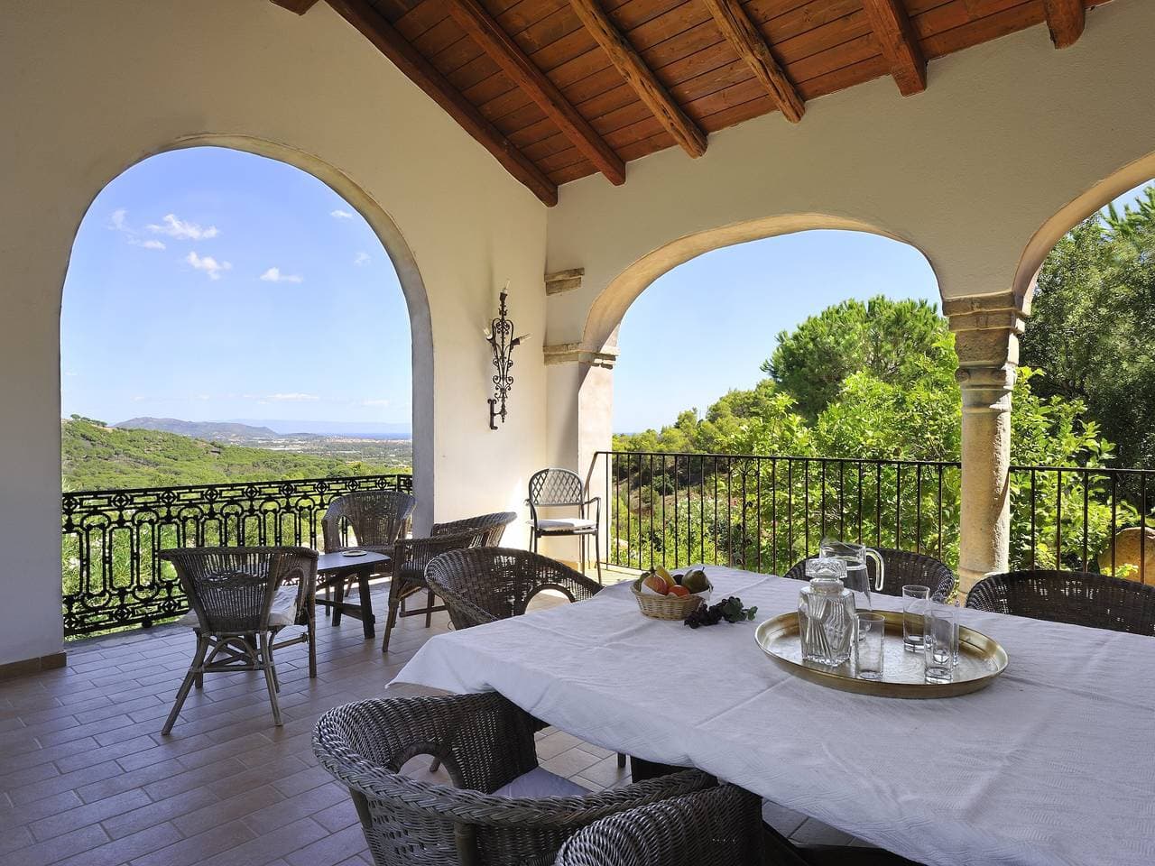 Foto 3 von 29: Villa Fiorita – Ruhige Landhausvilla mit Pool und Meerblick in Sardinien