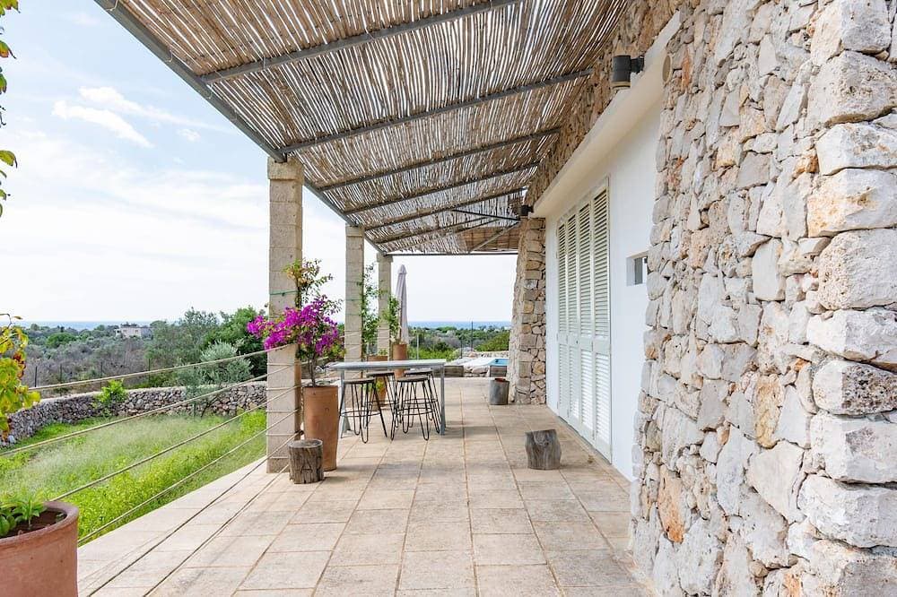 Foto 13 von 18: Hügeliger Trullo mit Meerblick