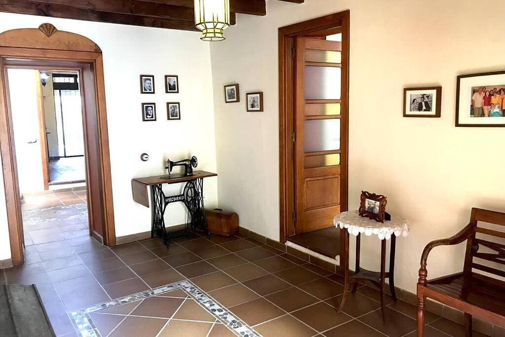 Foto 4 von 33: Five-Bedroom House