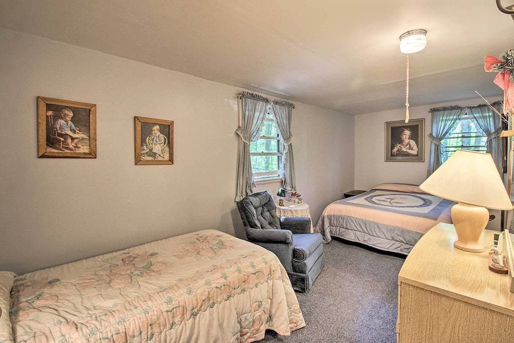 Foto 4 von 25: Neu! Panther Pond Cottage am Wasser mit Terrasse und Grill