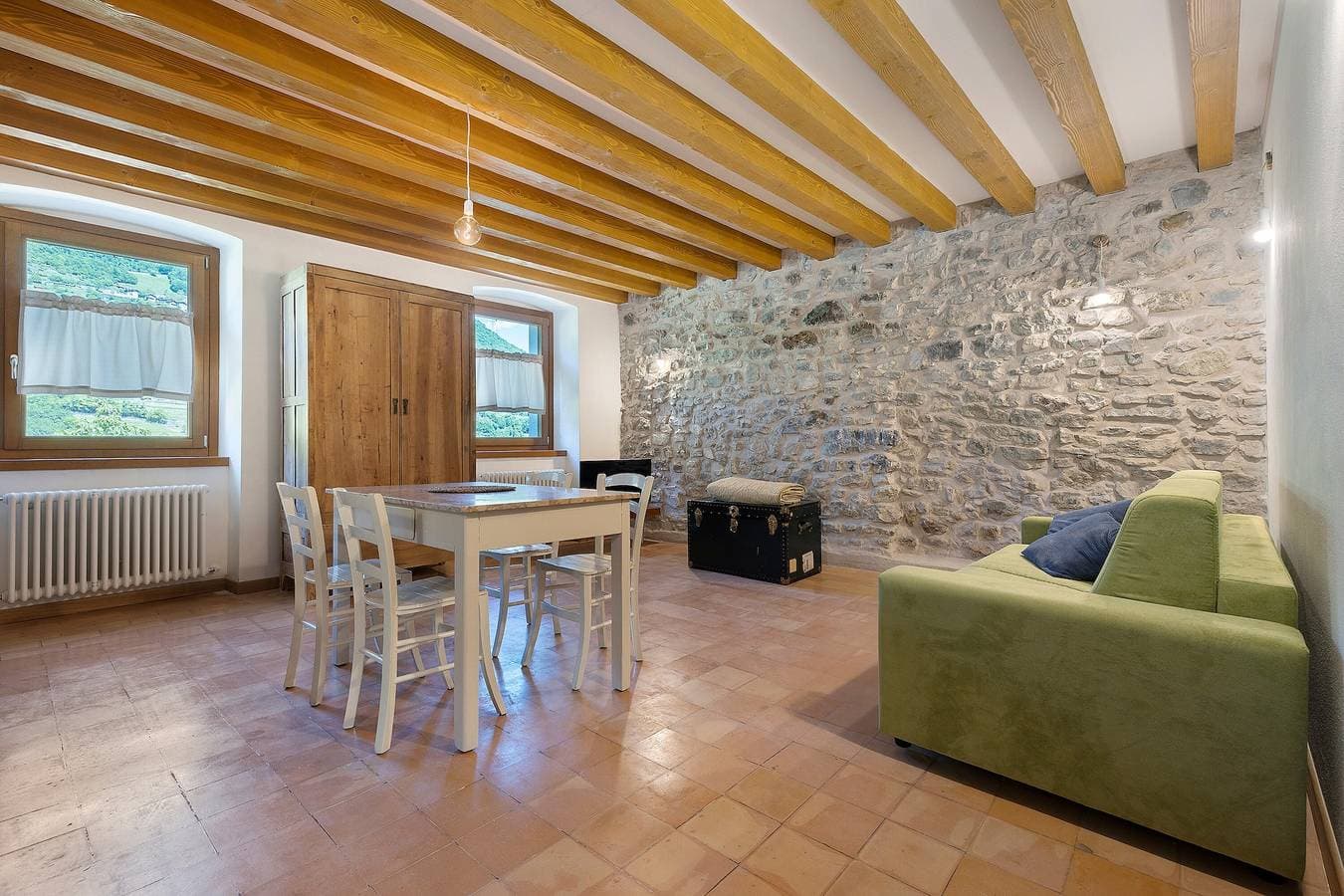 Foto 5 von 32: Casa Zucchelli, Garda Trentino: Burgblick, Privater Garten, bis 8 Personen