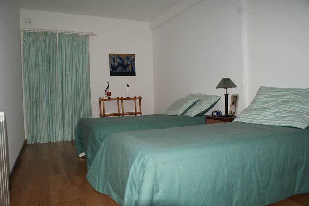 Foto 4 von 25: Baze Villa, Zentralheizung, Terrasse, Garten
