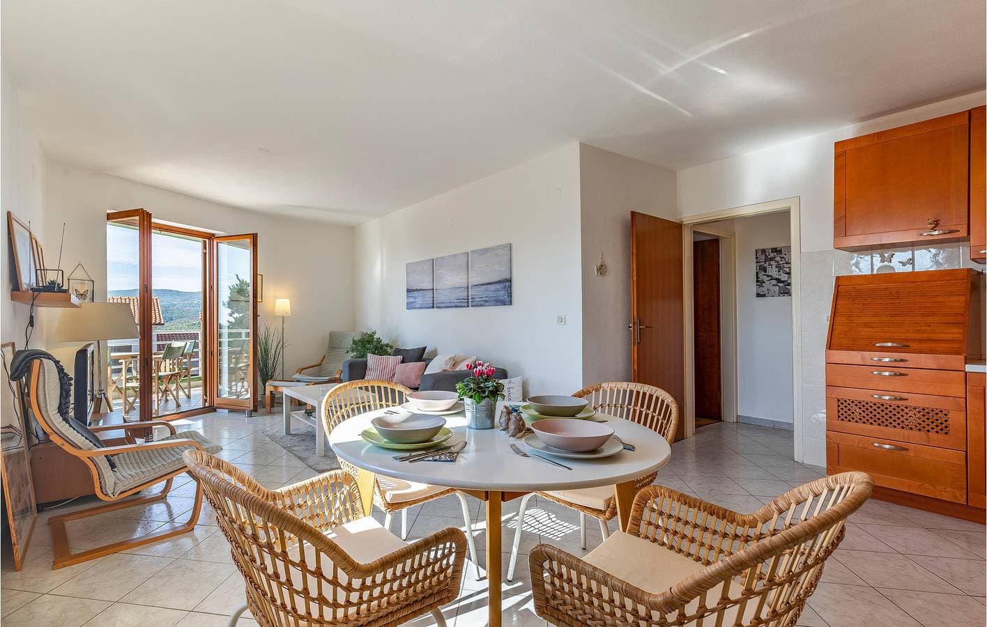 Foto 3 von 28: Gemütliche 1-Zimmer-Wohnung mit Terrasse, WLAN und in Strandnähe