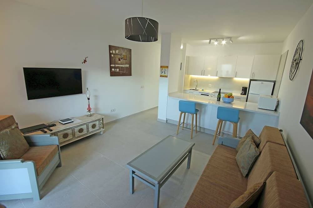 Foto 8 von 14: Apartment am Strand mit Parkplatz, Pool, kostenlosem WLAN, Meerblick, sonniger Balkon