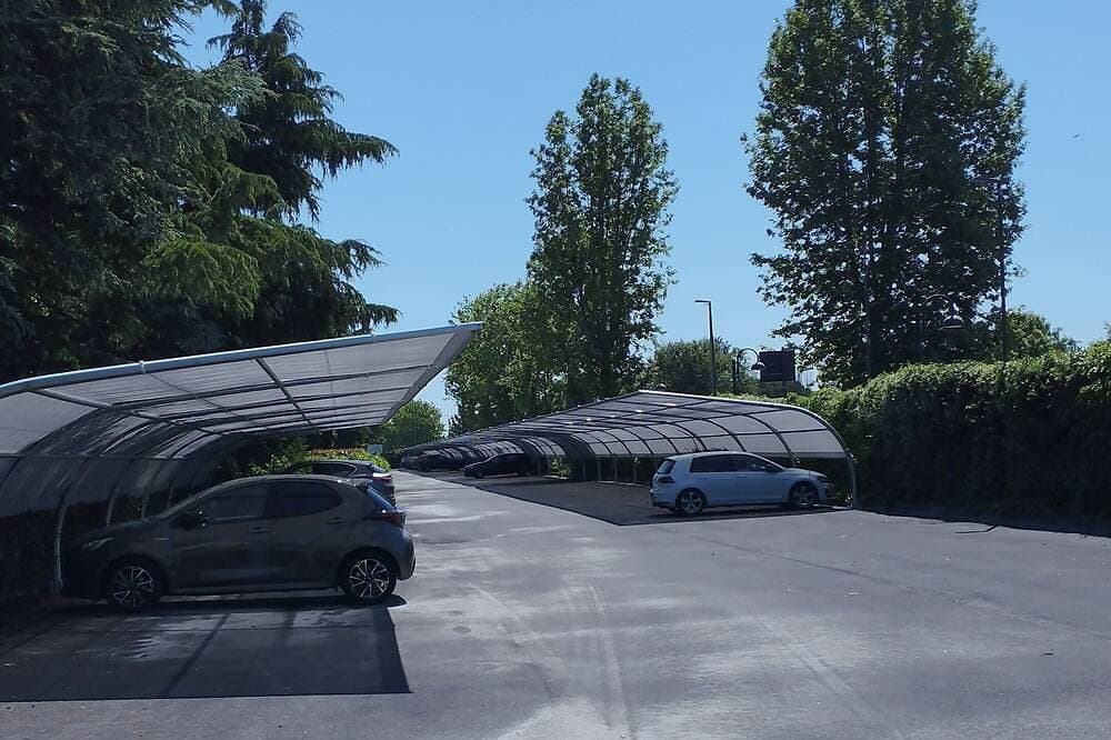 Foto 8 von 20: Zweizimmerwohnung In Einer Ruhigen Residenz Mit Pool Umgeben Von Grün