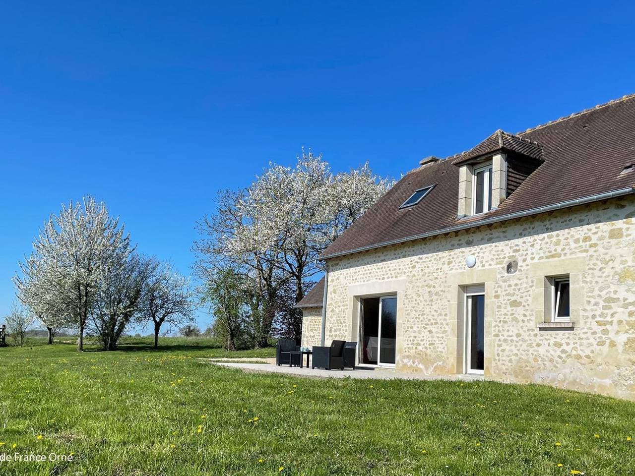 Charmantes Steinhaus mit WIFI, nahe Mortagne-au-Perche 1