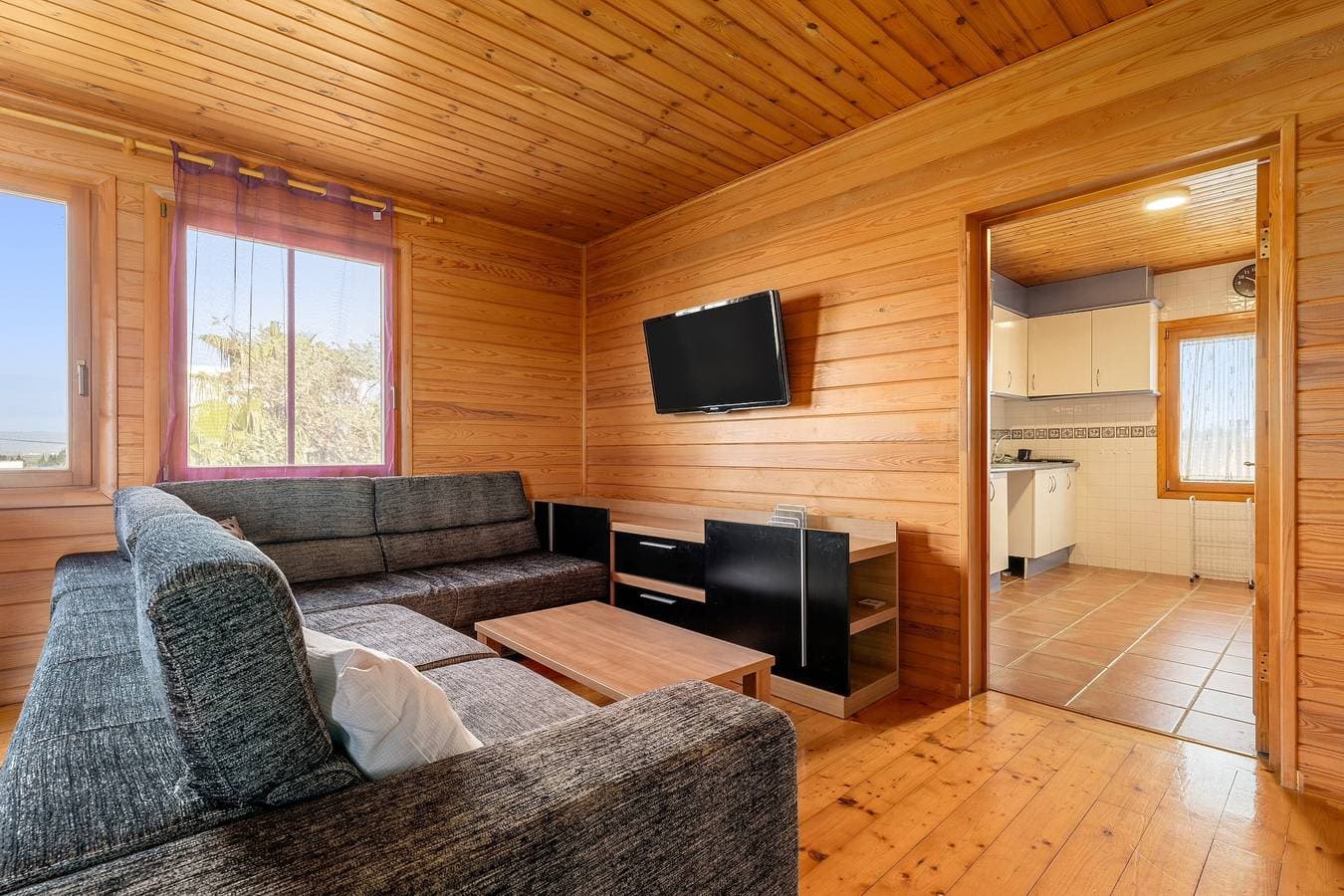 Foto 5 von 33: Chalet 'La Casa De Clara Y Roger' mit Gemeinschaftsterrasse, Balkon und WLAN