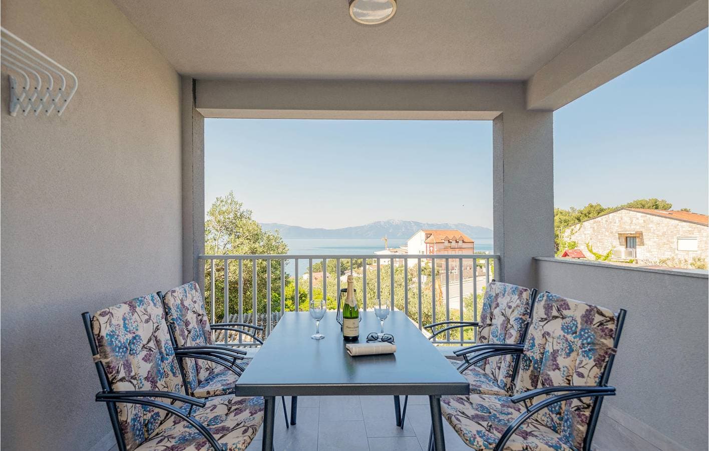 Foto 12 von 34: Gemütliches Apartment mit Meerblick, Terrasse, WLAN und Parkplatz in Podaca
