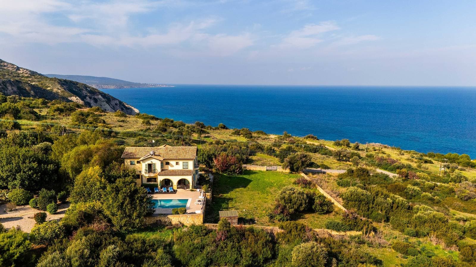 Wunderschöne Villa mit atemberaubendem Meerblick 1