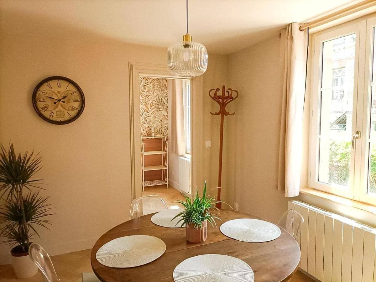 Foto 5 von 18: One-Bedroom Apartment with City View
