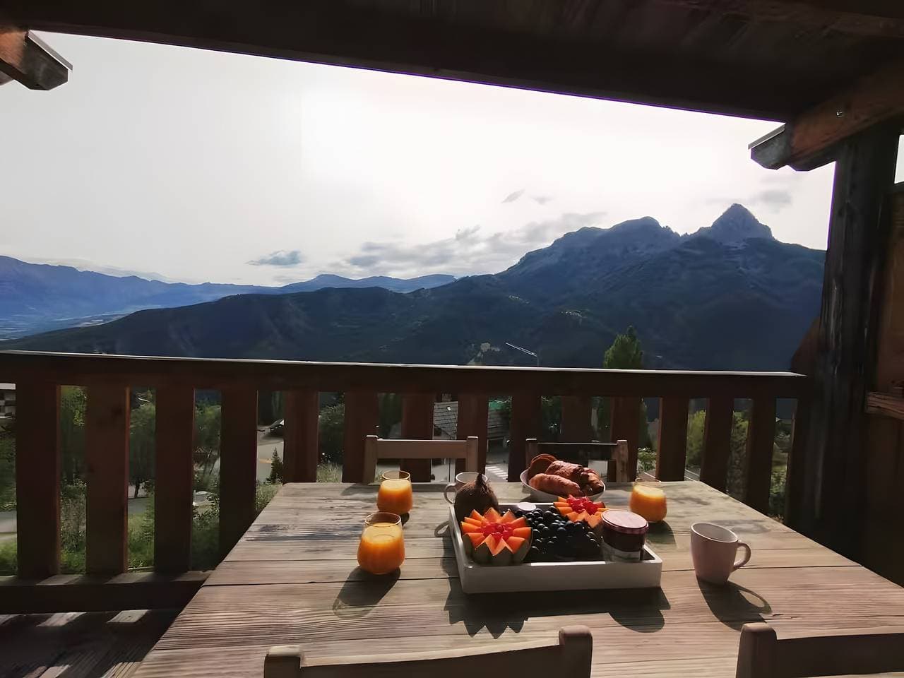 Foto 13 von 24: Appartement 'Studio Im Herzen von Praloup' mit Bergblick und Privater Terrasse