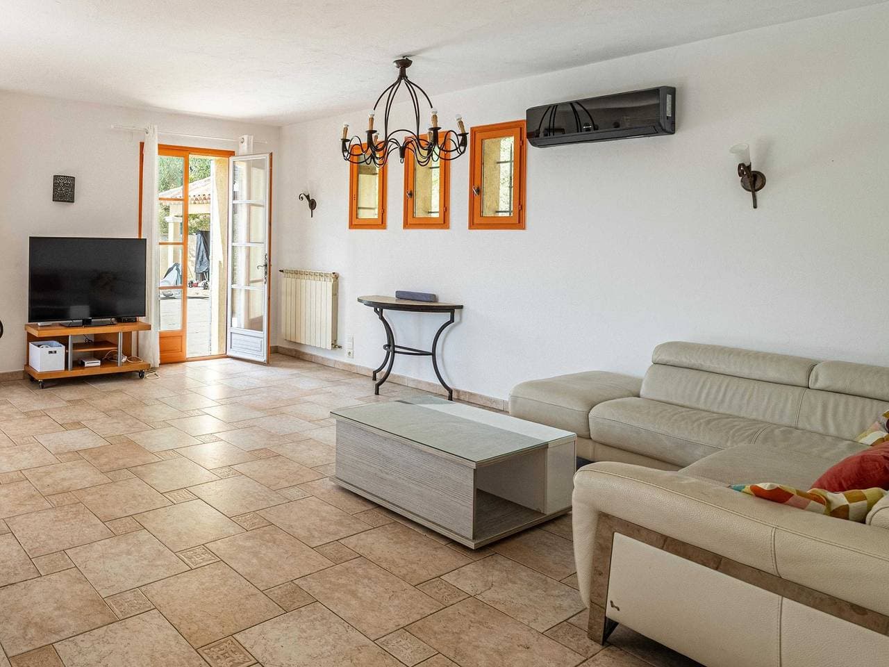 Foto 6 von 24: A/C Haus 4Br/10P mit Pool – 40 Minuten von Cannes