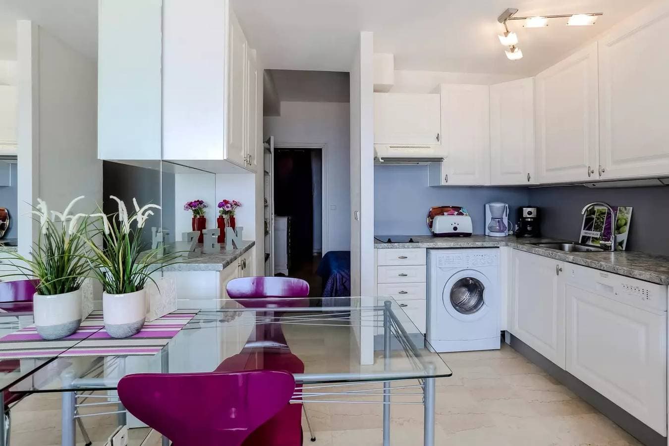 Foto 3 von 24: Gemütliche Wohnung in Théoule-sur-Mer, 30 m², Meerblick.