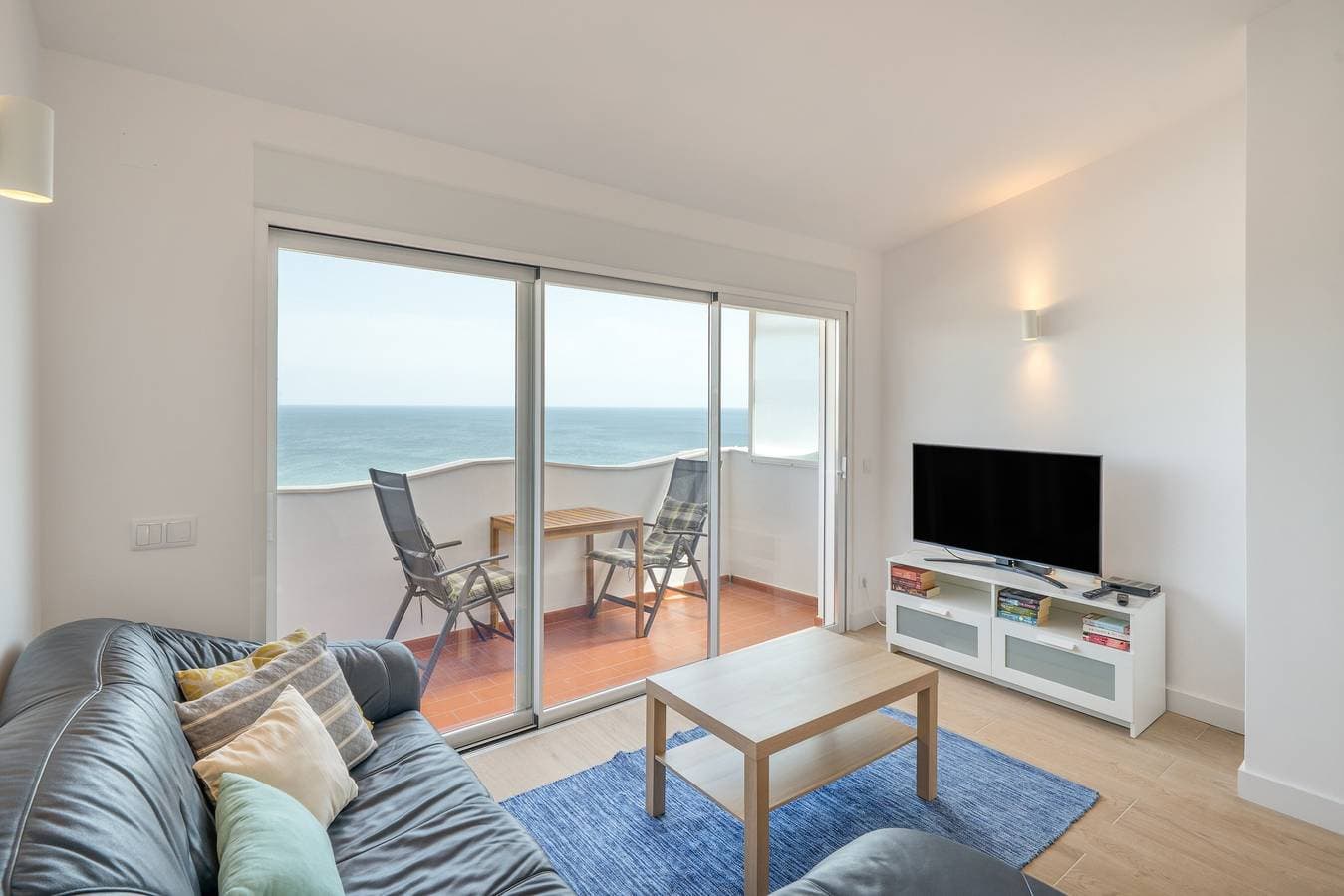 Foto 4 von 23: Apartment 'Salema Amazing View' mit Meerblick, Balkon und WLAN