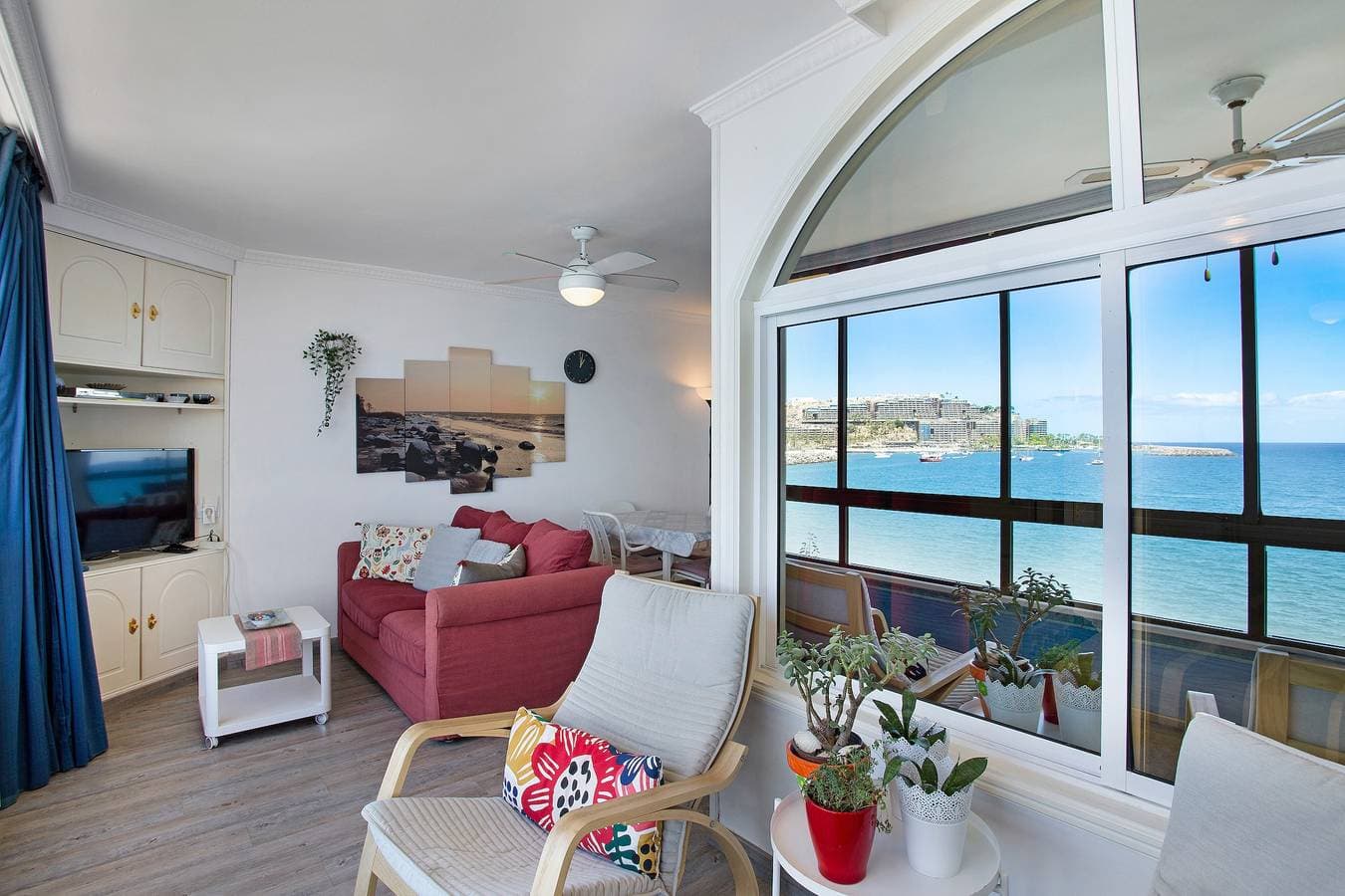 Foto 3 von 25: Ferienwohnung 'Patalavaca Beach Holidays Invest' mit Meerblick, privater Terrasse & WLAN
