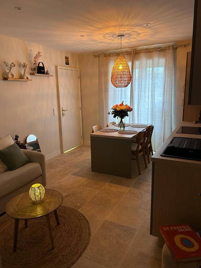 Foto 4 von 37: One-Bedroom Apartment