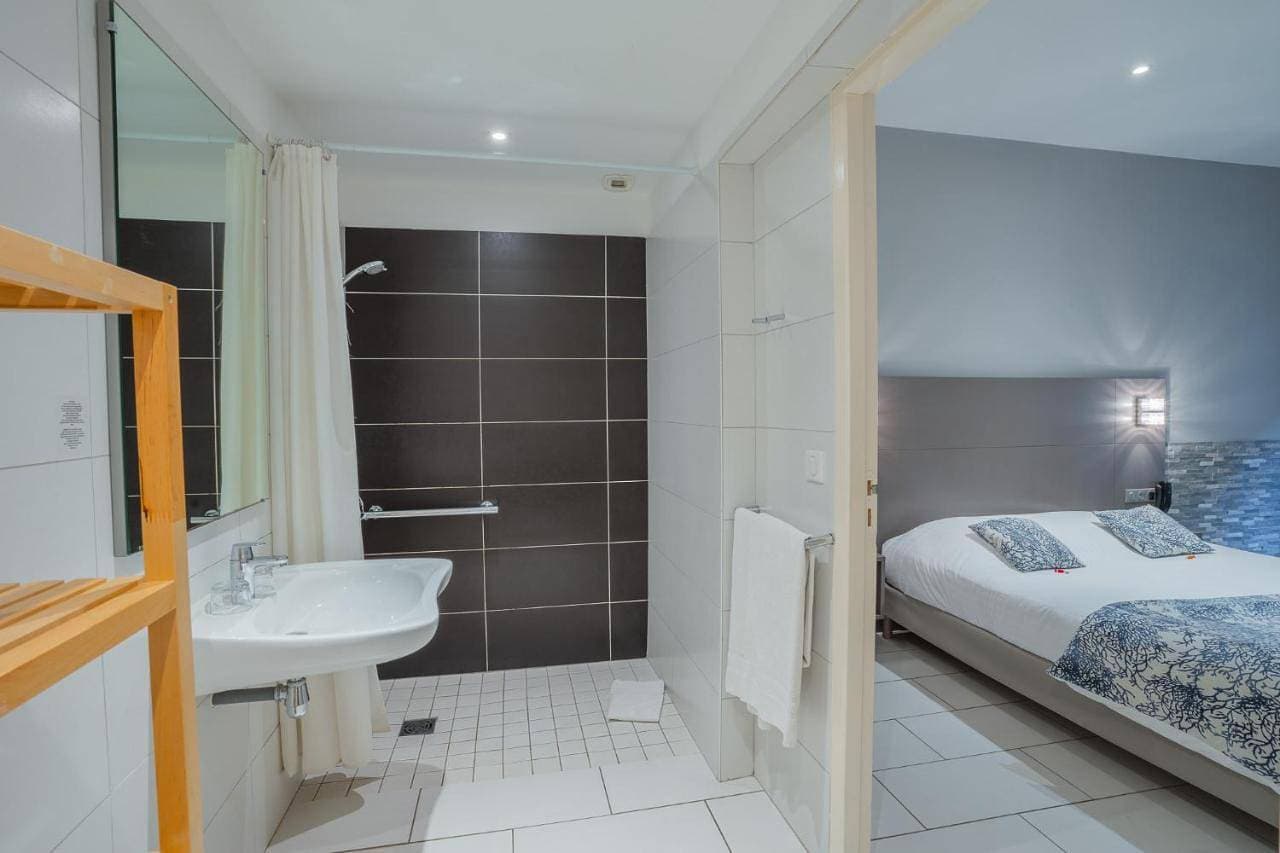 Foto 8 von 11: Double Room - Disability Access