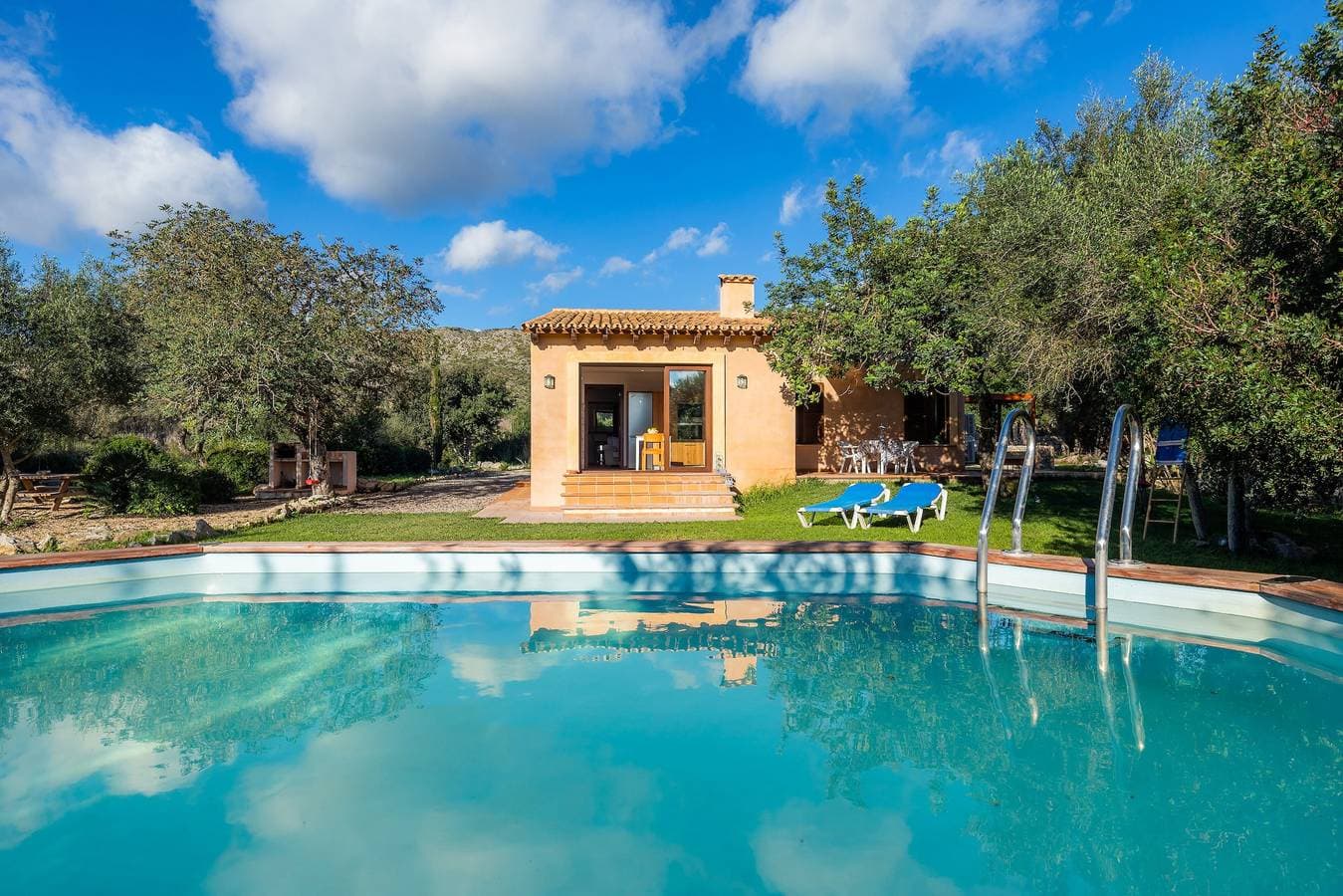 Foto 2 von 27: Ferienhaus 'Villa Toni i María' mit Bergblick, WLAN und Klimaanlage