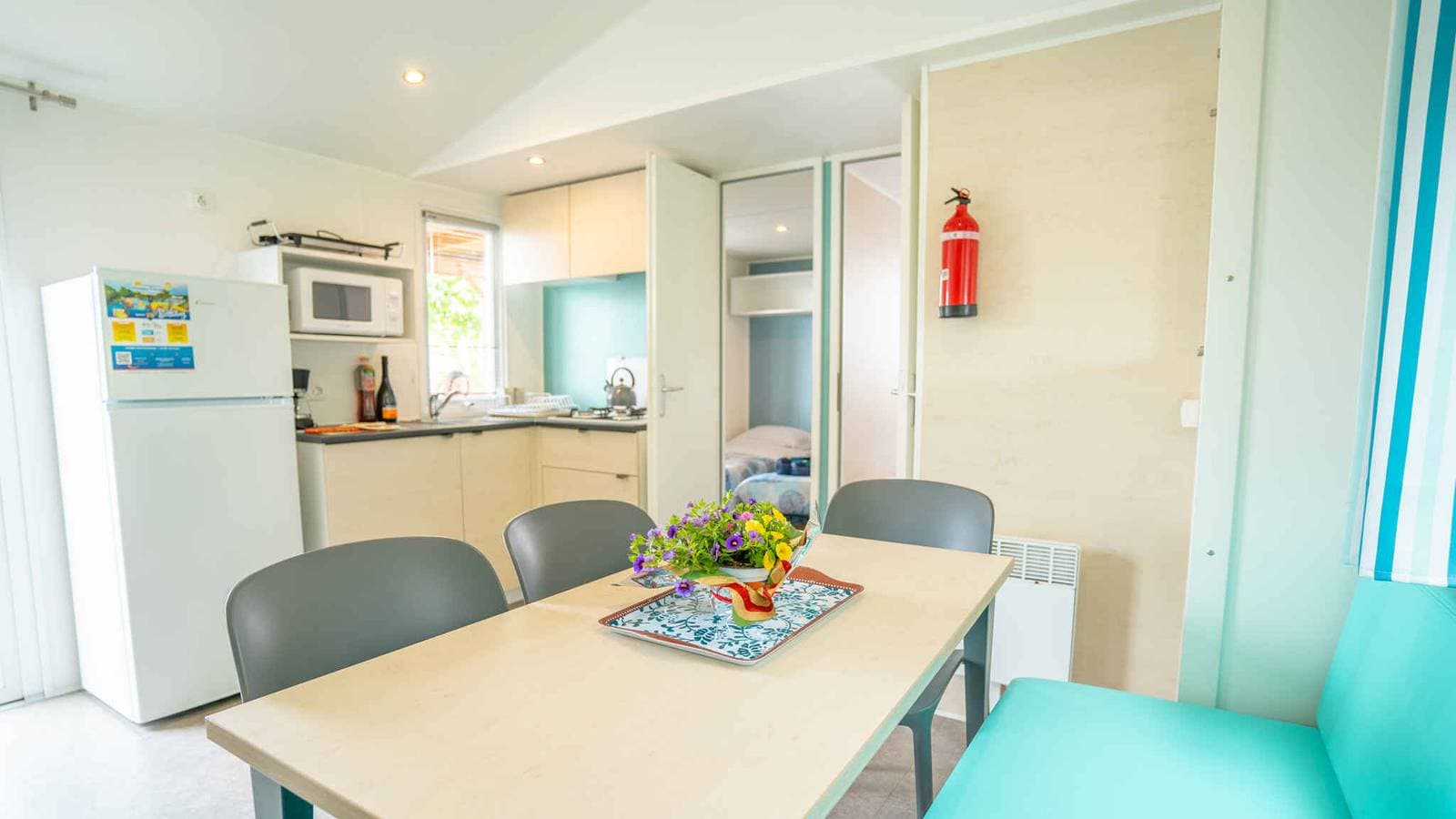 Foto 13 von 48: Mobilehome mit Klimaanlage, Terrasse und Pool